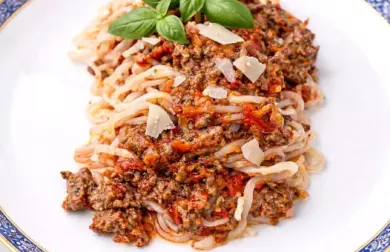 Ragú z mletého hovězího masa a konjakové těstoviny