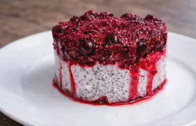 Rybízovo-jostový chia dezert