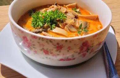 VEPŘOVÉ ŽALUDKY NA SMETANĚ