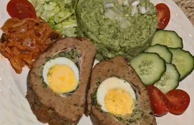 BRAVČOVÁ ROLÁDA S BROKOLICOVOU KAŠOU