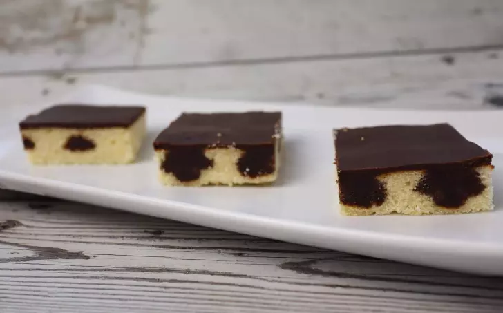 TUZEMSKÁ ŠŤOUCHANÁ BUCHTA