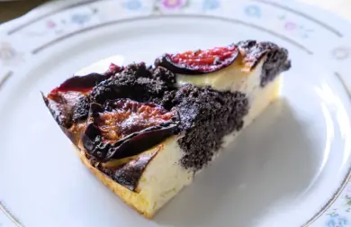 Makovo-švestkový koláč