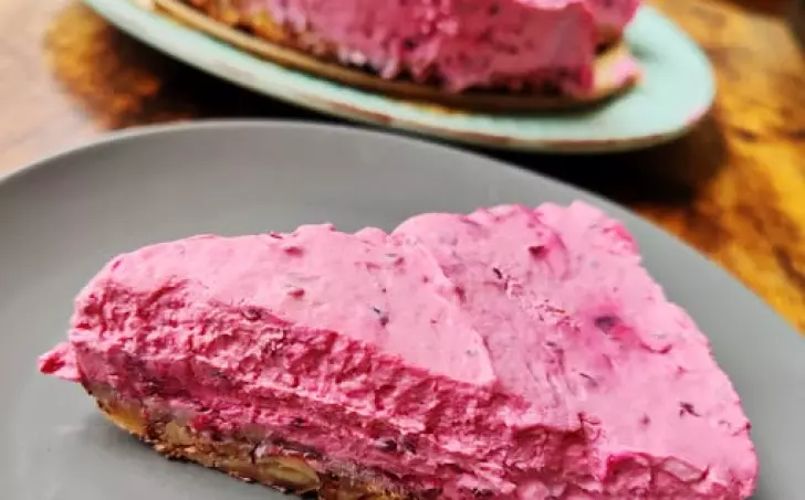 Jostovo-rybízový cheesecake