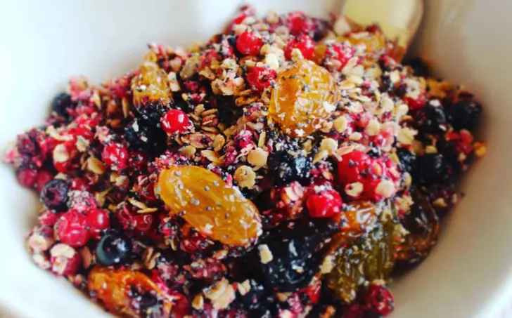 Granola s mraženým ovocem