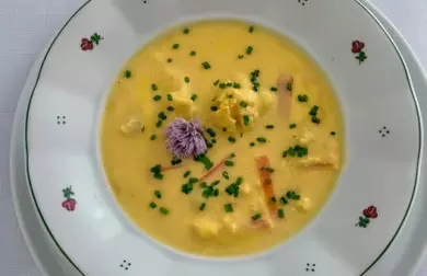 Krémová květáková polévka s mrkví