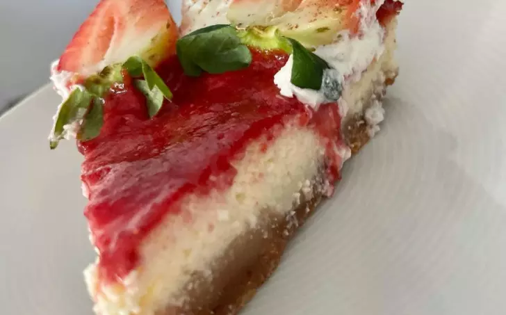 Lowcarb chesecake s jahodovým rozvarem
