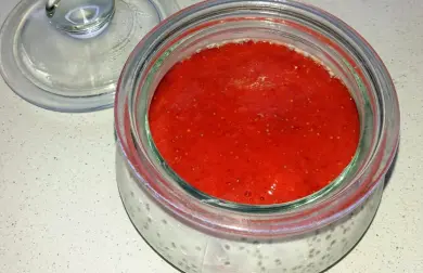 Chia jogurt s jahodami