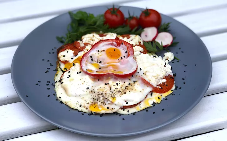 LOW CARB - Baked vegetable egg , Sireně po šopski