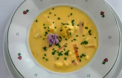 Krémová květáková polévka s mrkví