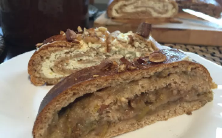 Celozrnné záviny s hruškami nebo tvarohem