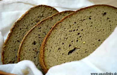Tmavý bezlepkový chlieb