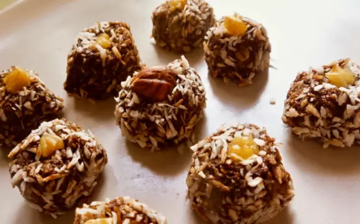 Čarodějnické kokosové kuličky