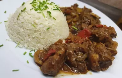 Vepřová čína s květákovou rýží