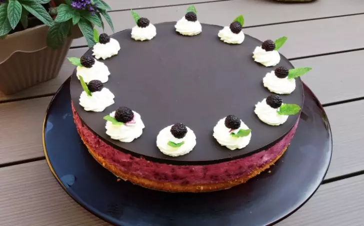 Ostružinový dortík, který chutná všem