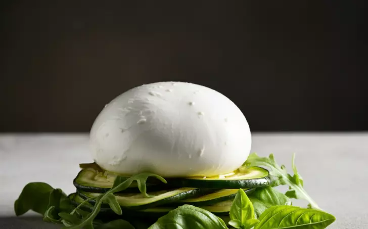 Mozzarella, rostlinný sýr
