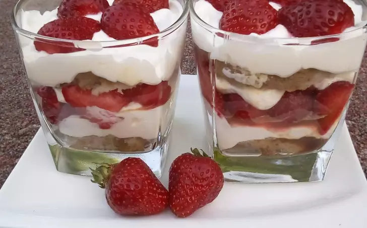 TIRAMISU S JAHODAMI - LC