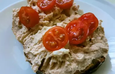 Vaječná pomazánka s ořechy