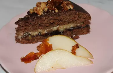 Perníková torta so slivkovo - hruškovou plnkou a slaným karamelom