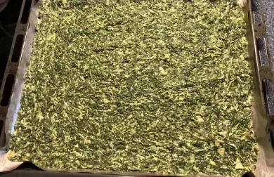 Špenátová roláda s česnekovou bryndzou