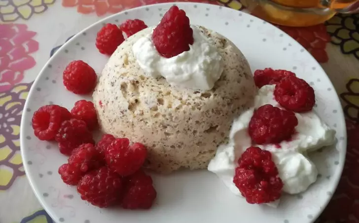 LC (nízkosacharidový) Mug cake s lískooříškovou moukou