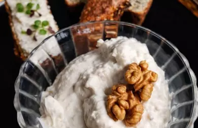 Tvarohová pomazánka s vlašskými ořechy