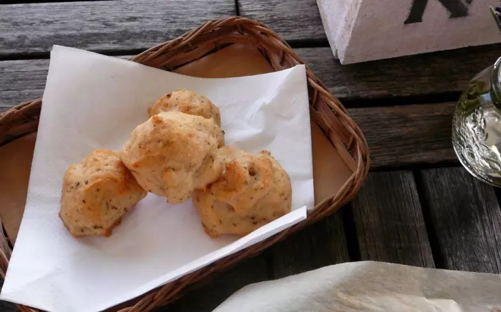 Slaný pikantní koláč z rýžové a čočkové mouky - bez lepku, mléka, vajec, kukuřice i sóji