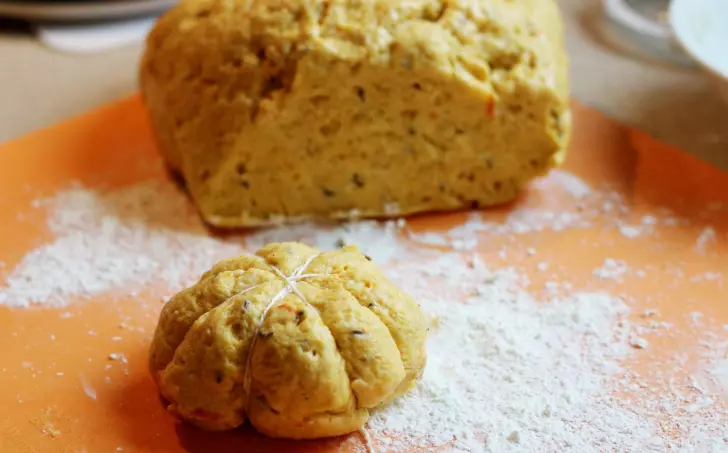 Dýňové kmínové housky -bez lepku, mléka a vajec