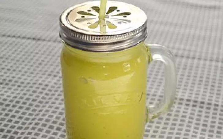 Banánové smoothie s limetkou