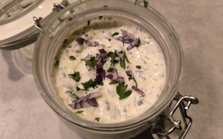 Falešná tatarka z vařených vajec