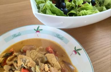 Orientální krůtí kari s houbami a kokosovým mlékem