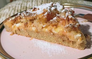 Koláč s tvarohem a jablky