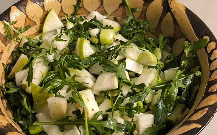 Rychlý fenyklový salát s hruškou