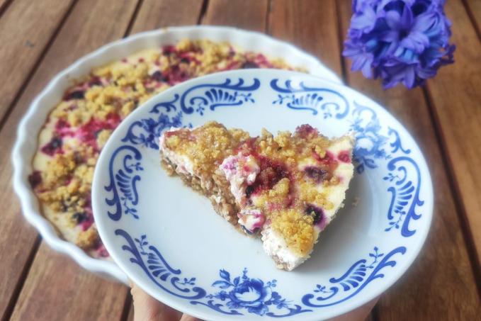 Low carb koláč s ovocem a sýrem cottage