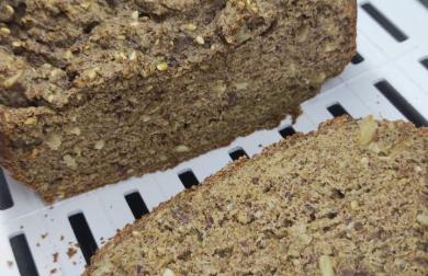 Chleba z domácí pekárny - LC