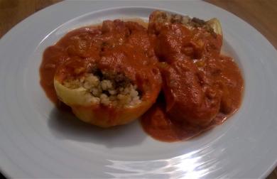 Plněné papriky seitanem v rajčatové omáčce