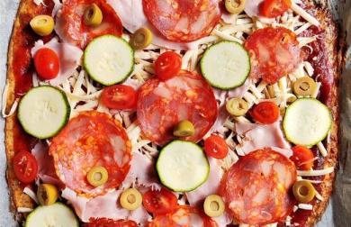 Pizza z jogurtového těsta