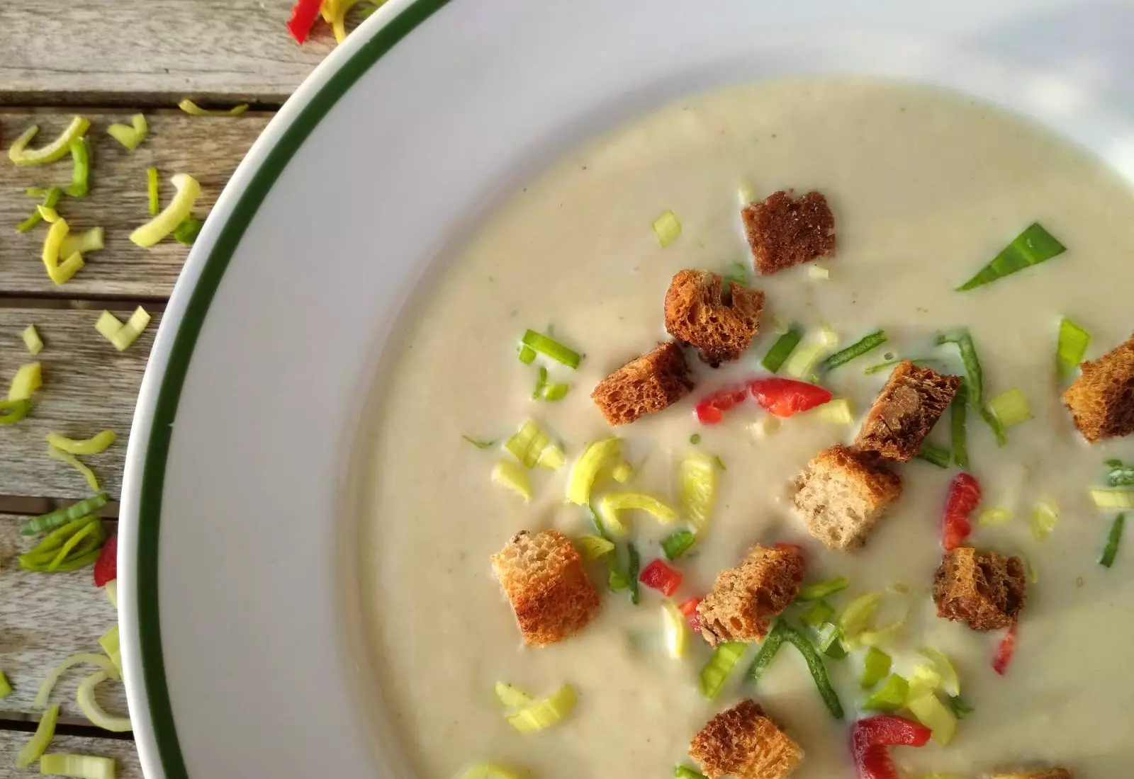 Pórková polévka s květákem